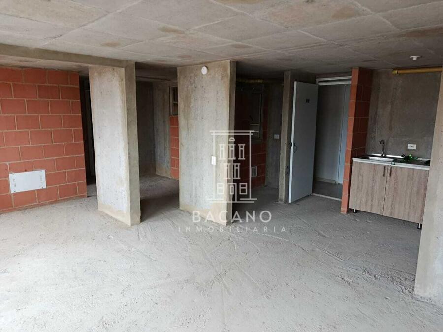 Apartamento en obra gris en venta en Madrid La Prosperidad